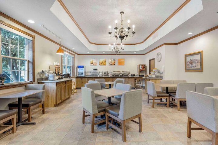Breakfast area