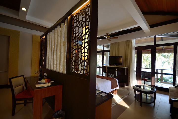 Room 14 of 99