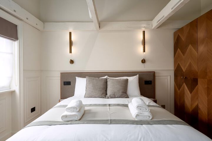 Room 46 of 280