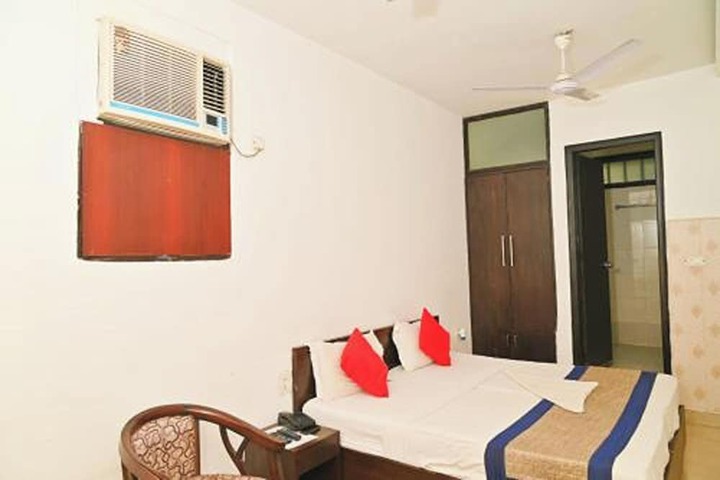 Room 38 of 90