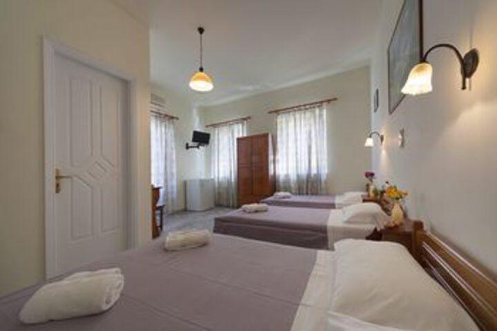 Room 9 of 12