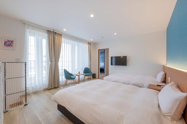 Room 12 of 24