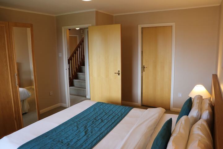 Room 21 of 184