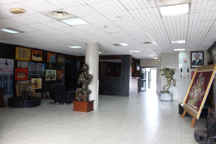 Ballroom/Hall 65 of 71