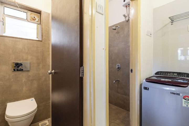 Room 572 of 682