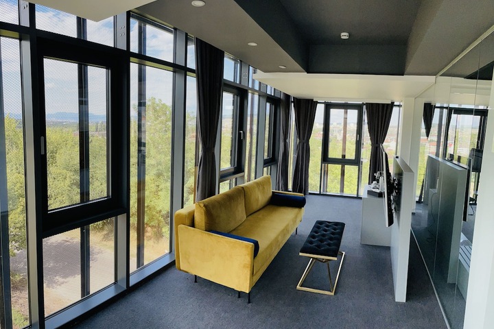 Room 21 of 47