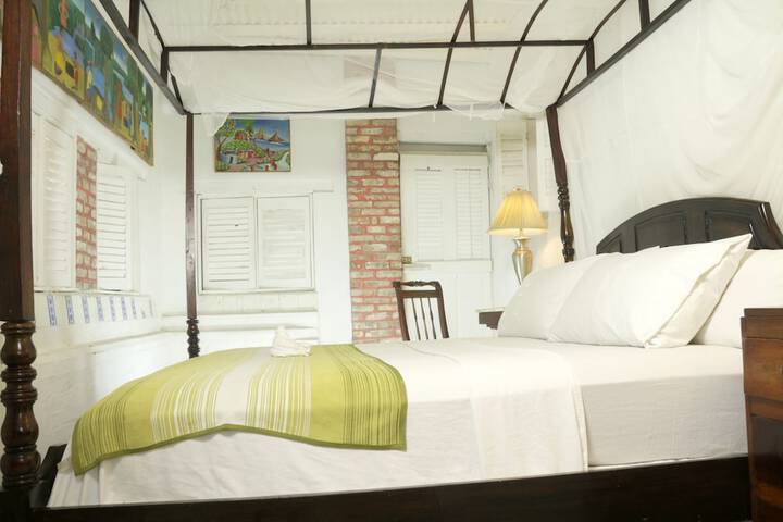 Room 25 of 163