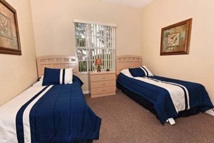 Room 10 of 21