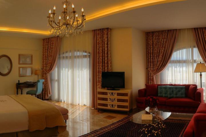 Room 49 of 80
