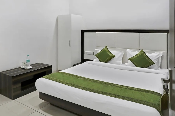 Room 20 of 28