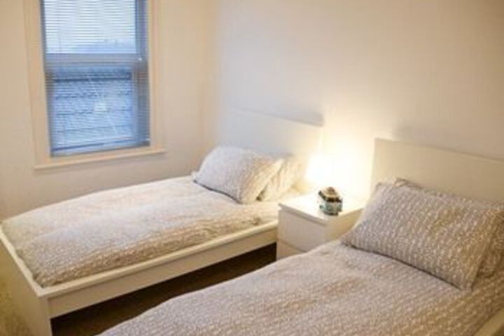 Room 9 of 15