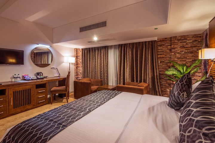 Room 5 of 72