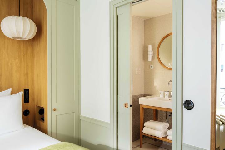 Room 20 of 47