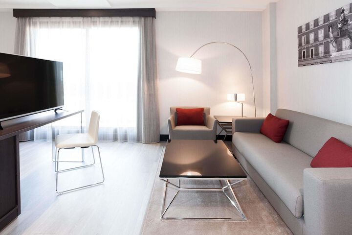 Room 45 of 206