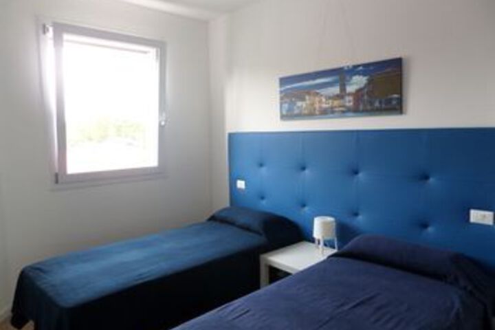Room 18 of 25