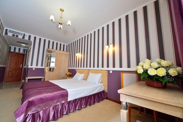 Room 9 of 23