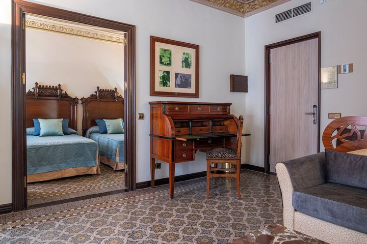 Room 23 of 125