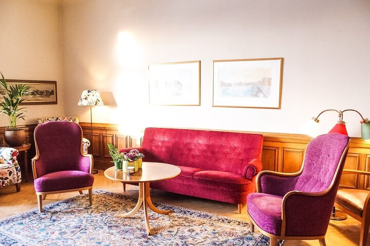Lounge 57 of 75