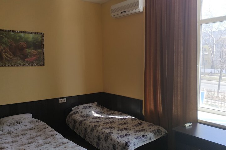 Room 25 of 99