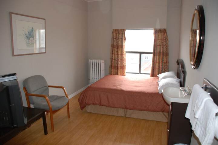 Room 8 of 45