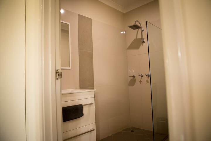 Room 11 of 25