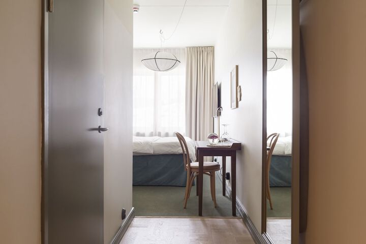 Room 34 of 95