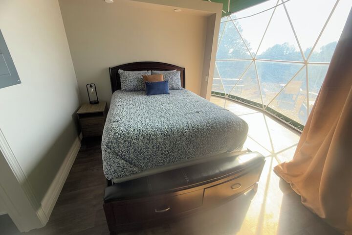 Room 9 of 163