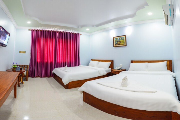 Room 15 of 28