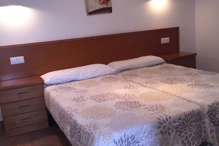 Room 5 of 28