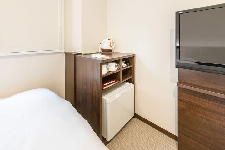 Room 5 of 20