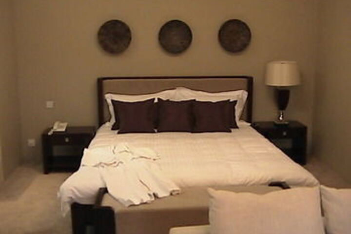 Room 3 of 7