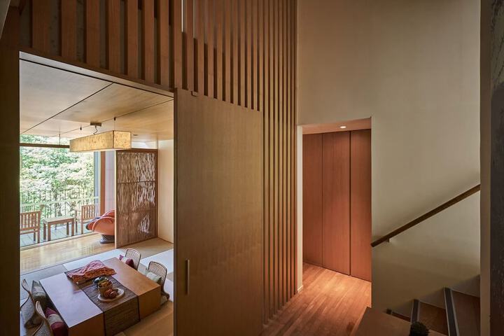Room 15 of 110