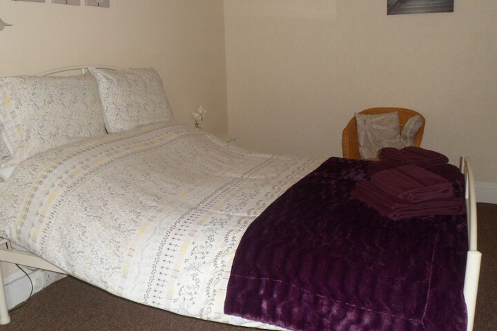 Room 7 of 33