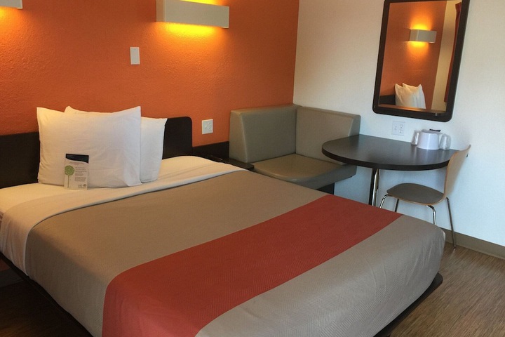 Room 18 of 49