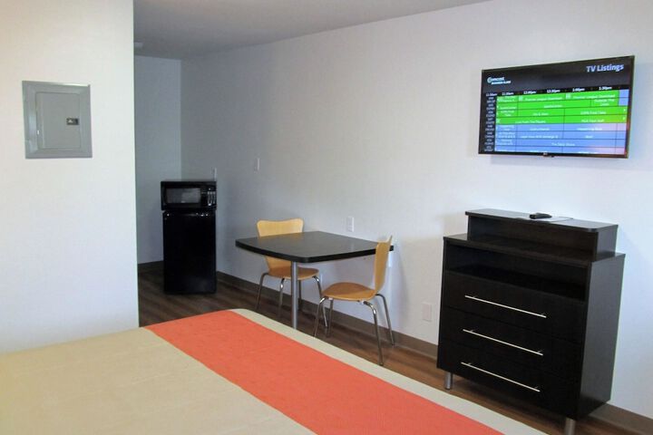 Room 17 of 27