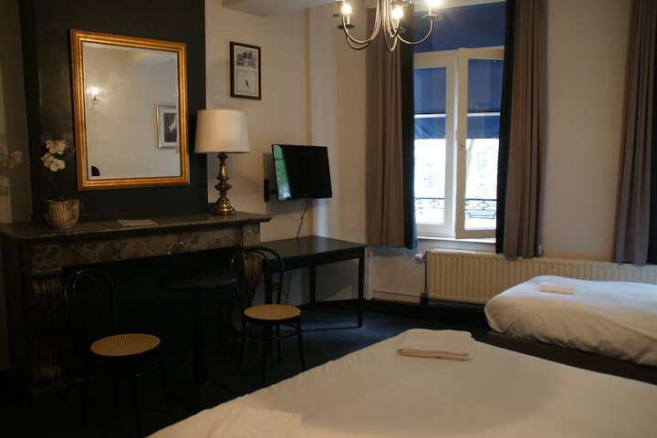 Room 11 of 42