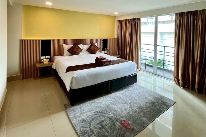 Room 25 of 48