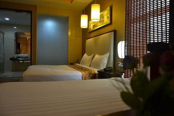 Room 5 of 48