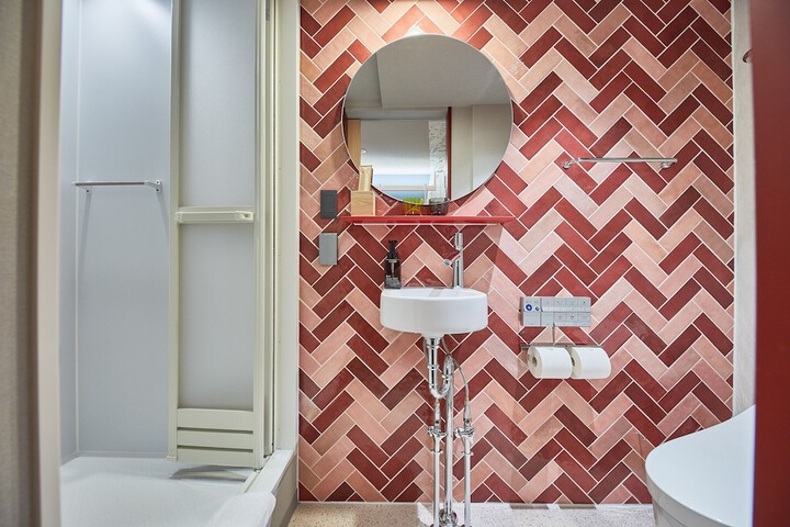 Room 40 di 60