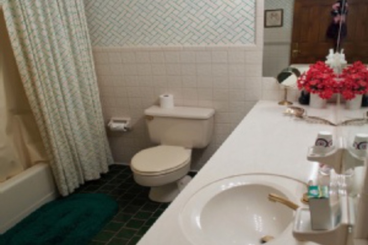 Room 105 of 240