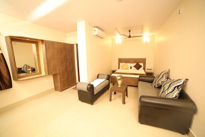 Room 14 of 24