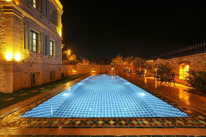 Pool 90 of 171