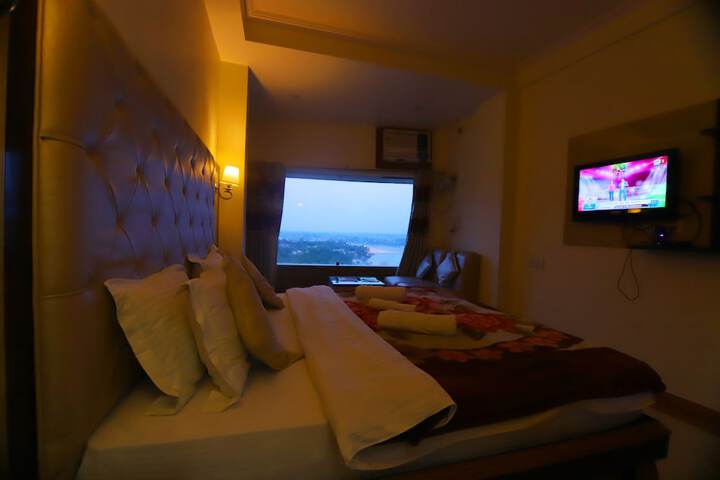 Room 36 of 120