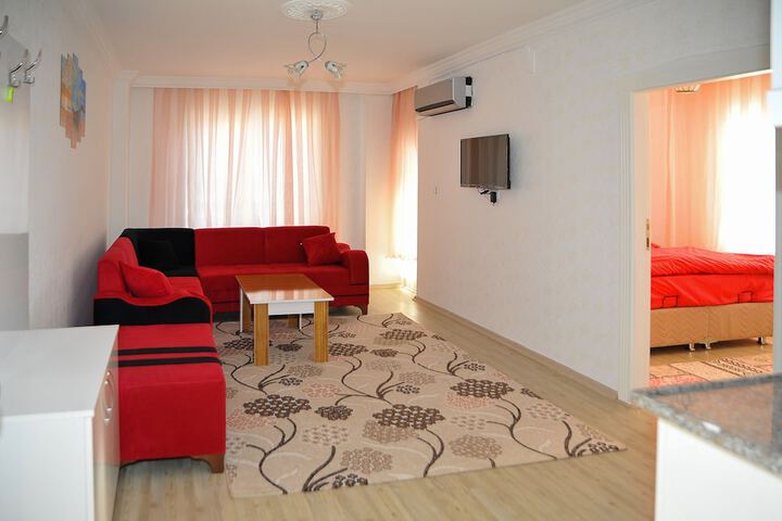 Room 3 of 28