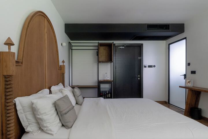 Room 84 of 190