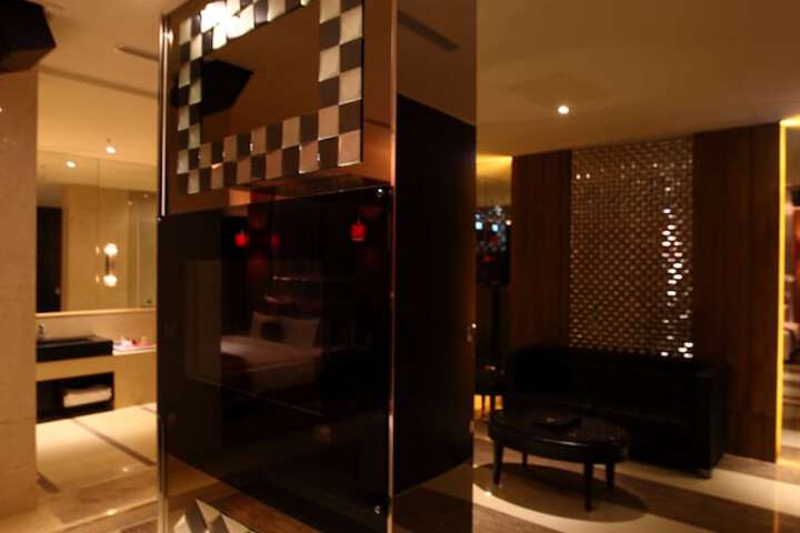 Room 21 of 32