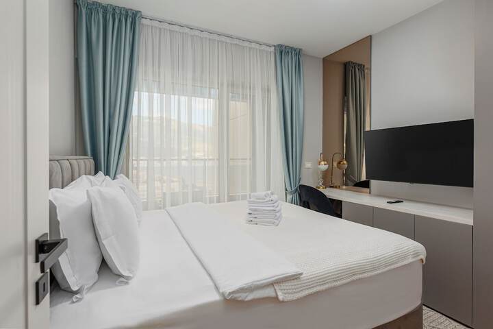 Room 16 of 150