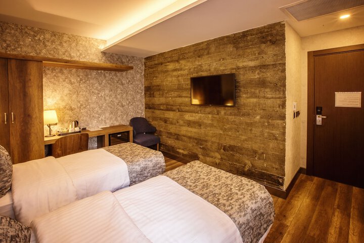 Room 5 of 58