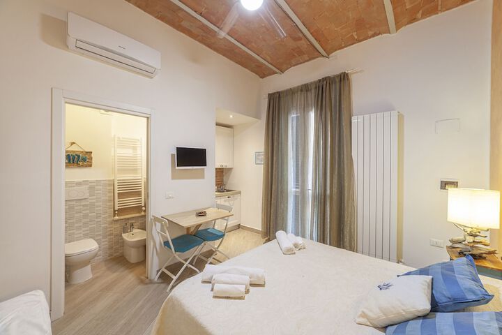 Room 5 of 17