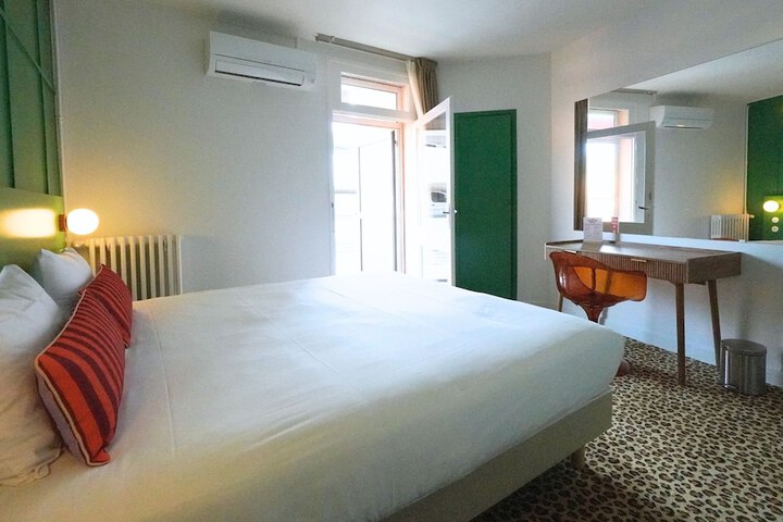 Room 43 of 119